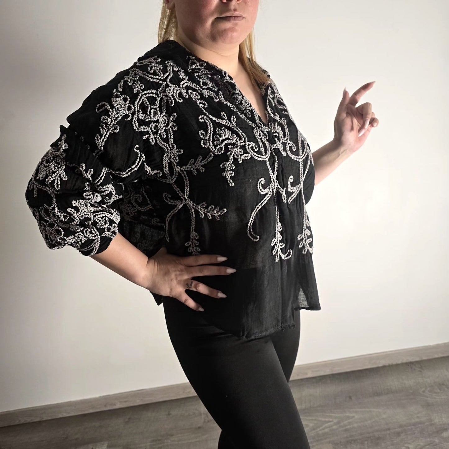 Chemise " Ombre Grise " en Pur Coton Brodé