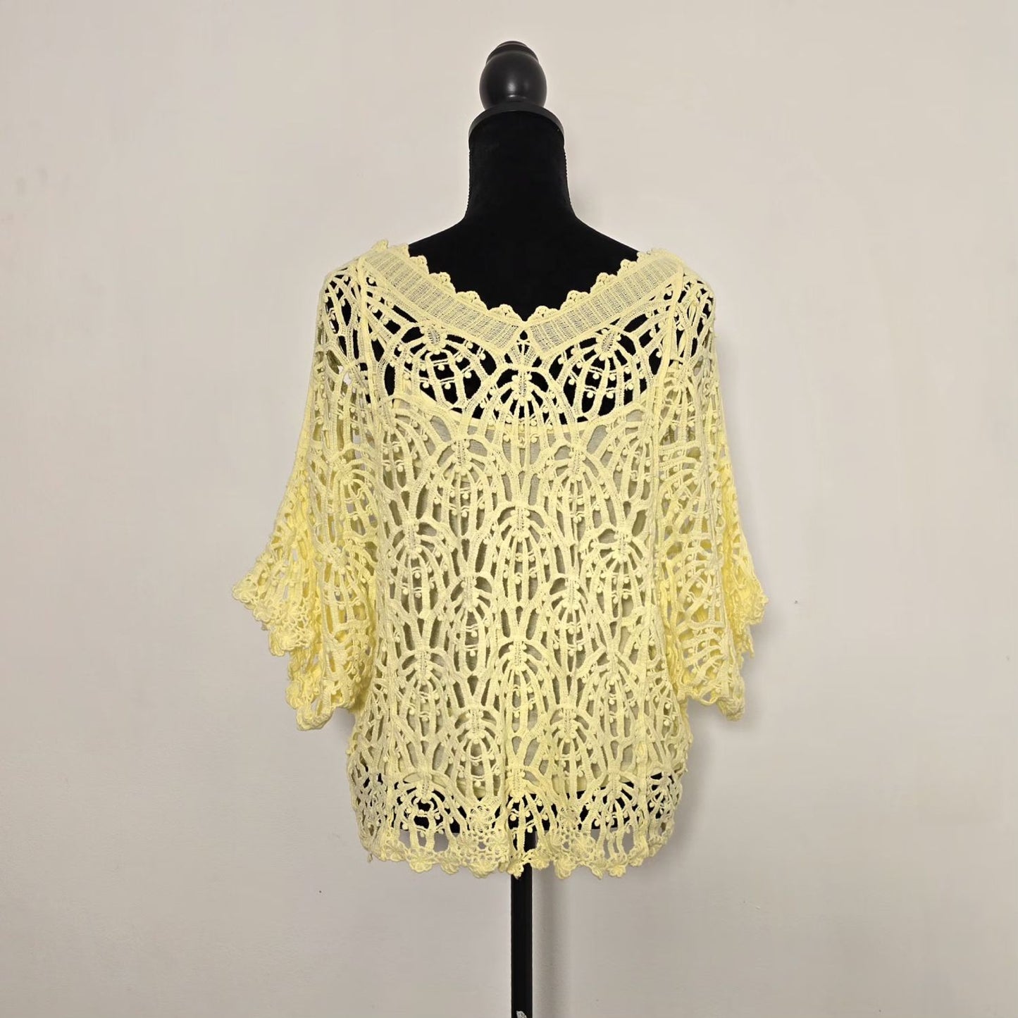 Blouse Guipure Jaune – Avec Débardeur à Fines Bretelles