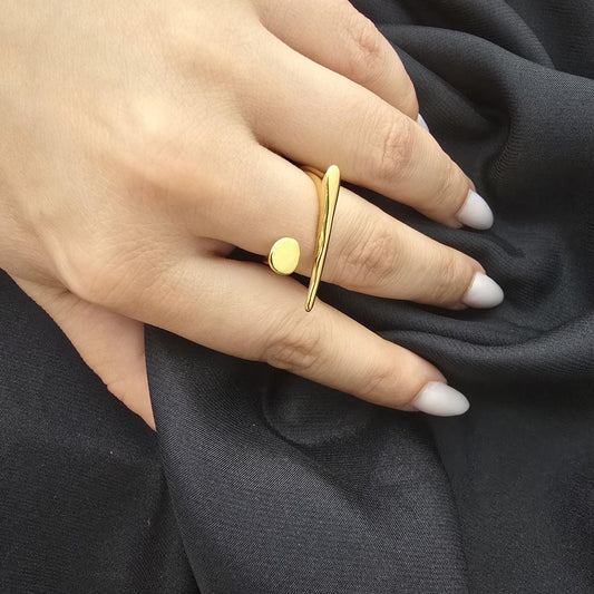 Bague Ouverte à L'avant Motif Clou