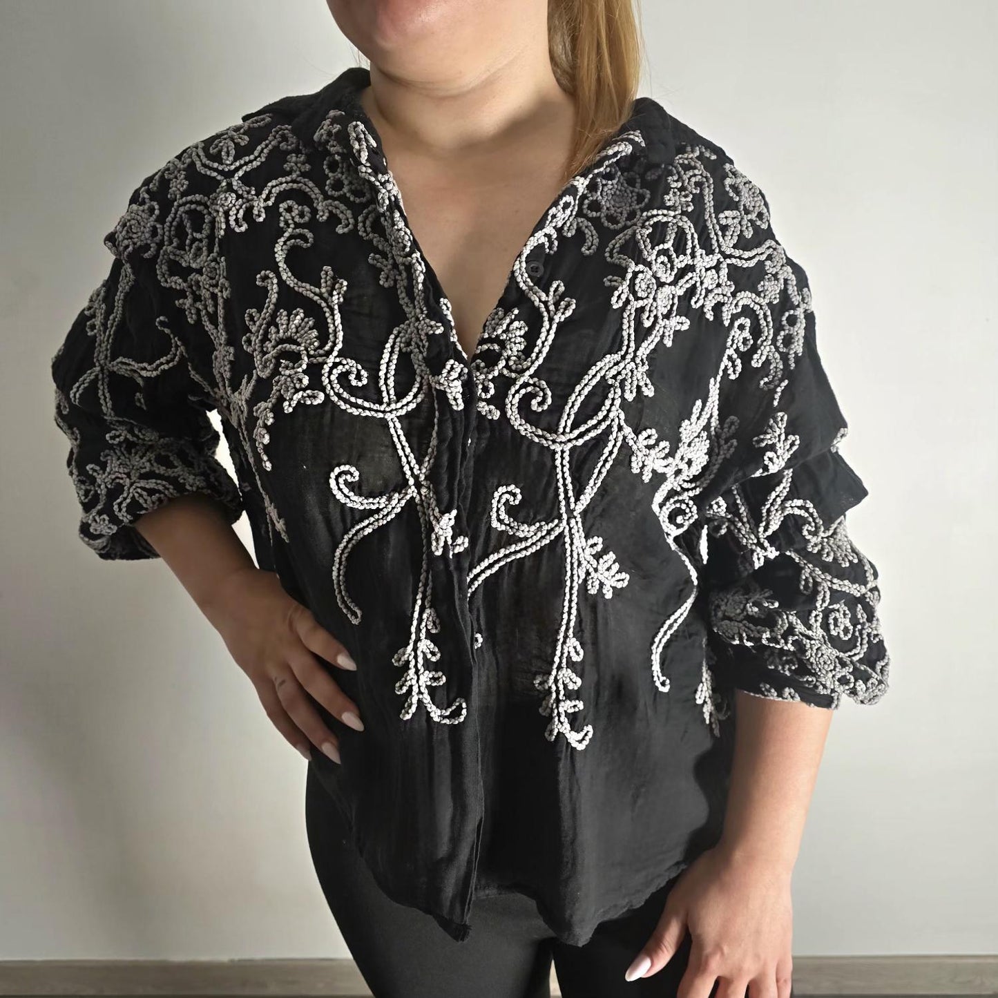 Chemise " Ombre Grise " en Pur Coton Brodé