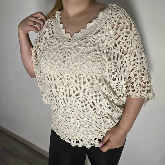 Blouse Guipure Ecrue – Avec Débardeur à Fines Bretelles