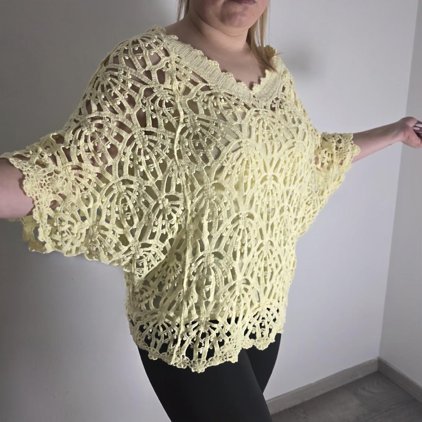 Blouse Guipure Jaune – Avec Débardeur à Fines Bretelles