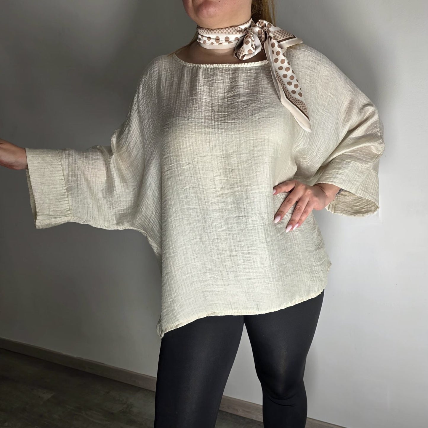 Blouse Ample Beige Elégante