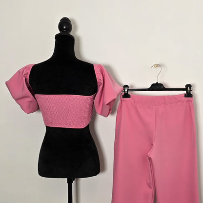 Ensemble Crop Top Manches Bouffantes & Pantalon Large Rose - Éclat de Rose