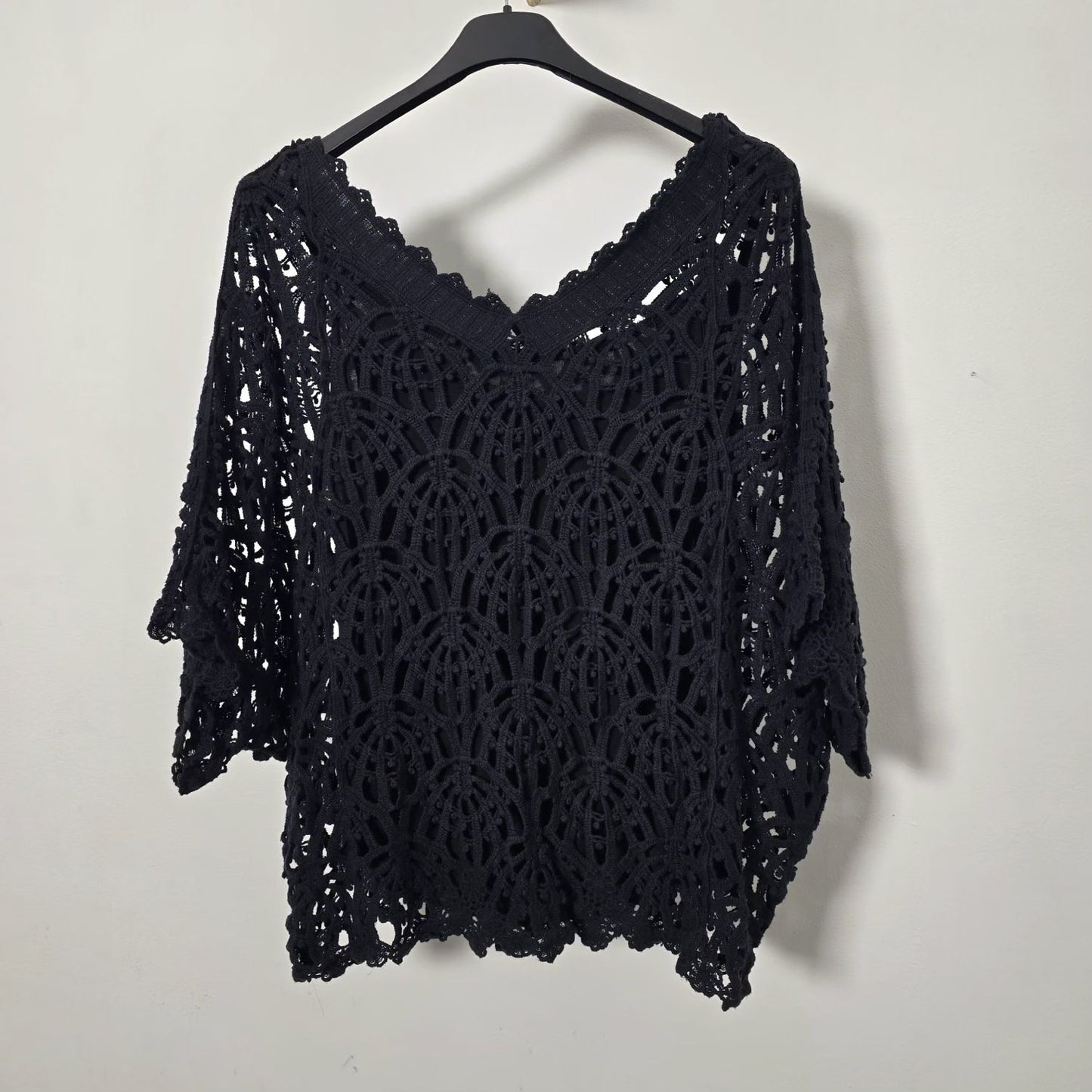 Blouse Guipure Noire – Avec Débardeur à Fines Bretelles