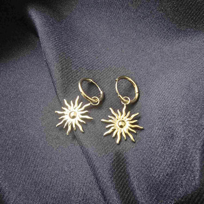 Boucles d’oreilles créoles pendentif soleil