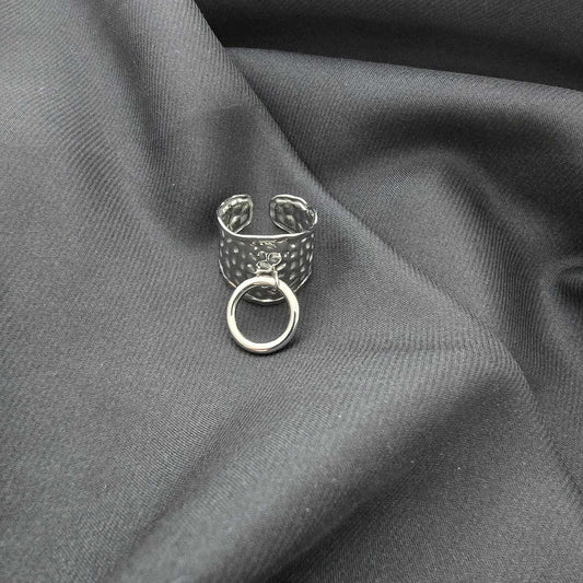 Bague Ajustable Martelée Avec Anneau Décoratif à L’avant