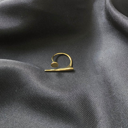Bague Ouverte à L'avant Motif Clou