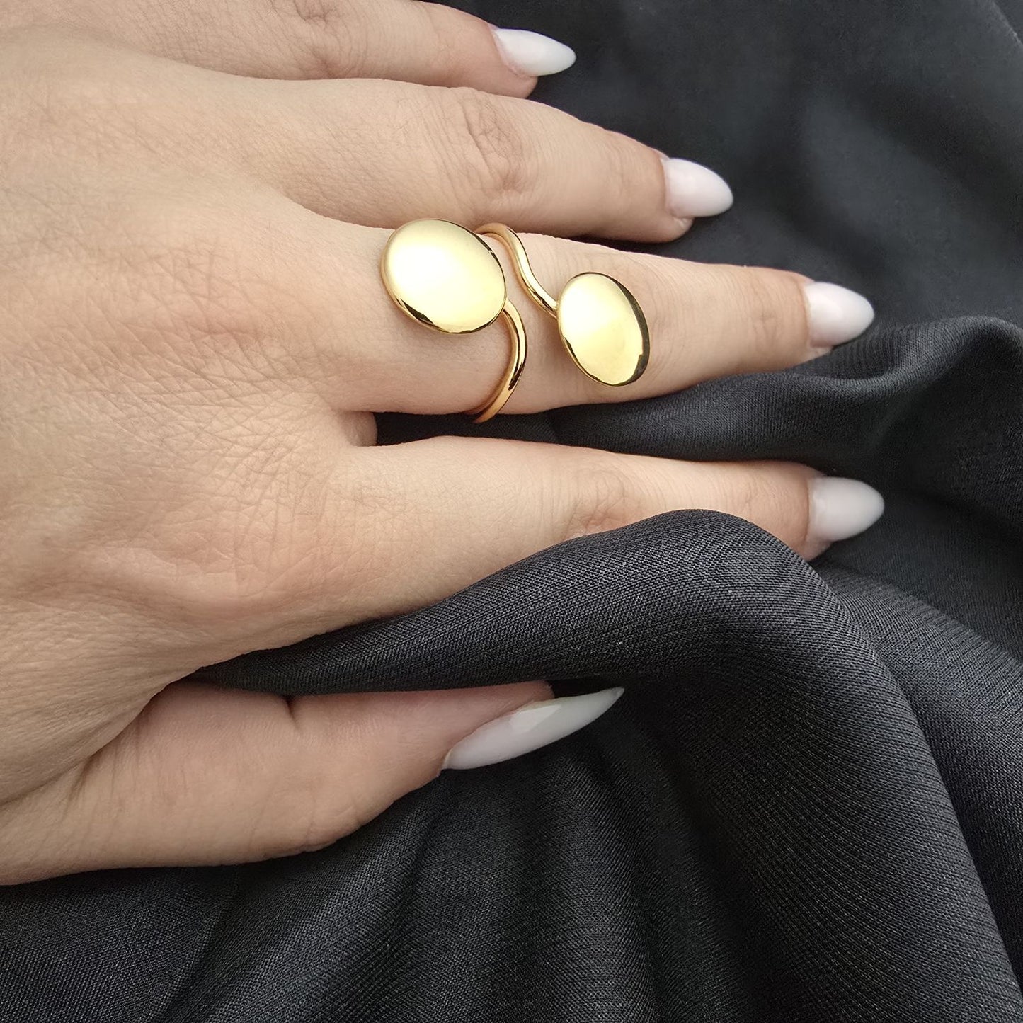Bague Dorée Spirale Avec Deux Boutons