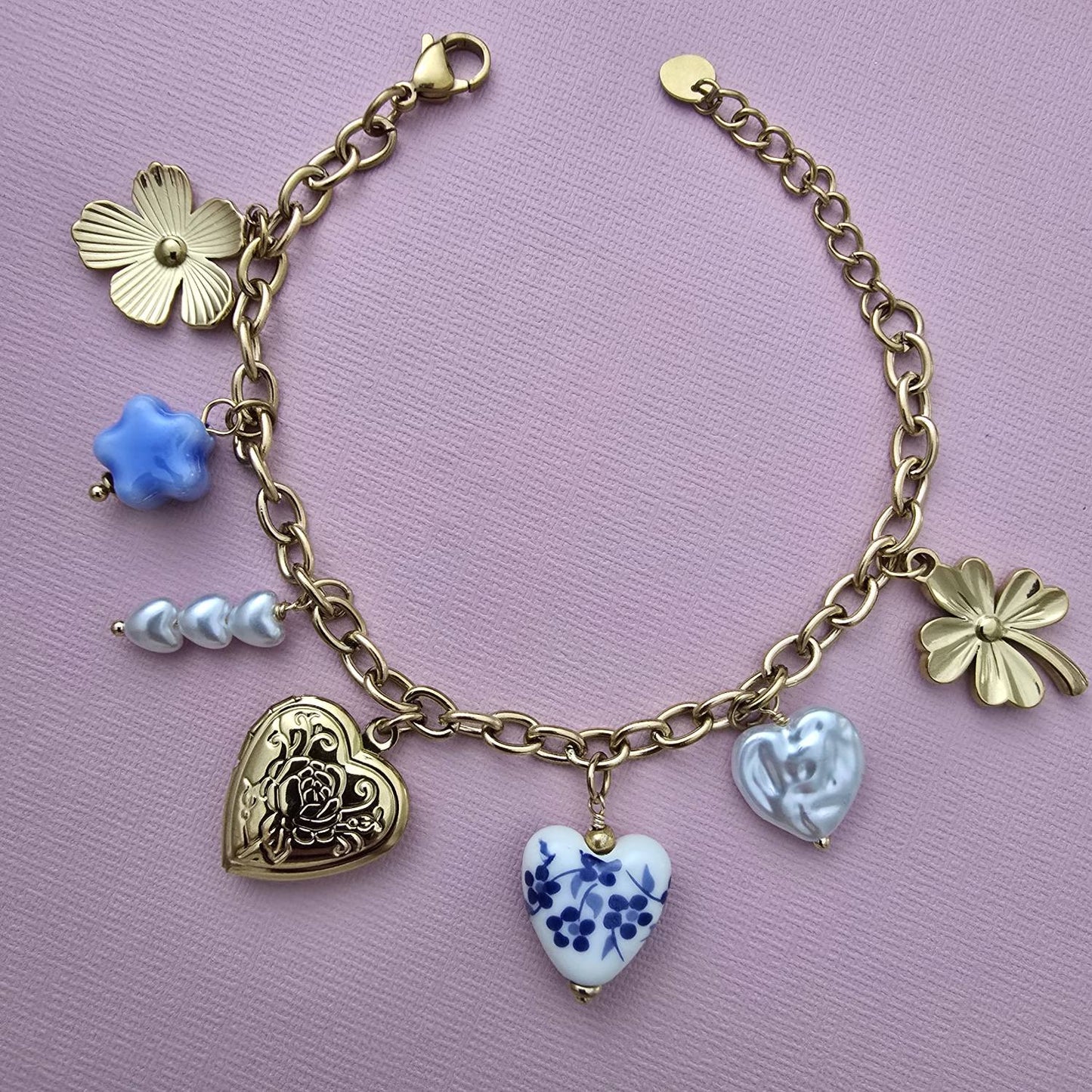 Bracelet Chaine Dorée Avec Breloques Cœur Porcelaine Bleue