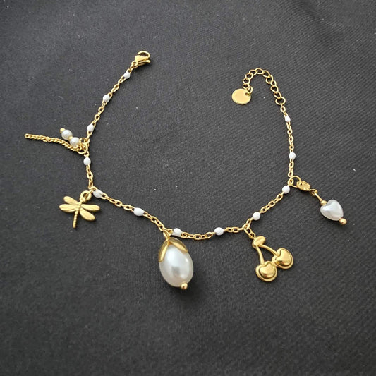 Bracelet Doré Emaillé Blanche et Breloques Perles et Cerise