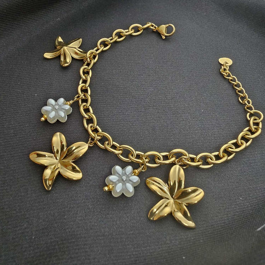 Bracelet Chaine Dorée Breloques Fleur et Fleur En Perles