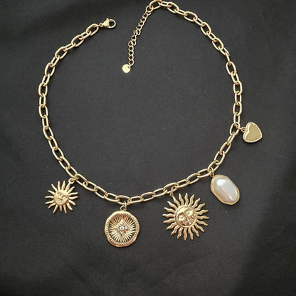 Collier Chaine Dorée Maillons Soleil Visage Blanc